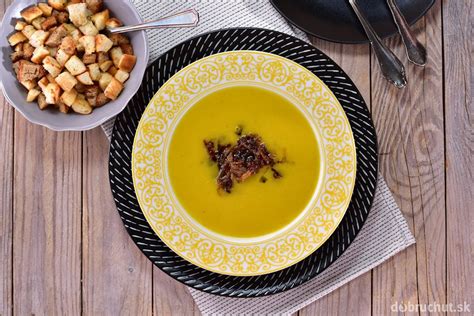 Zemiaková polievka s krutónmi