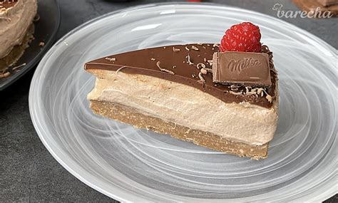 Nepečený cheesecake s írskym krémom a čokoládovým topingom