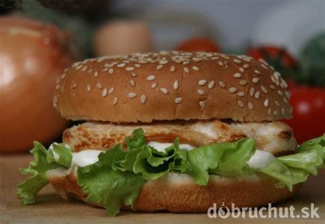 Gurmánsky hamburger v praclíkovej žemli