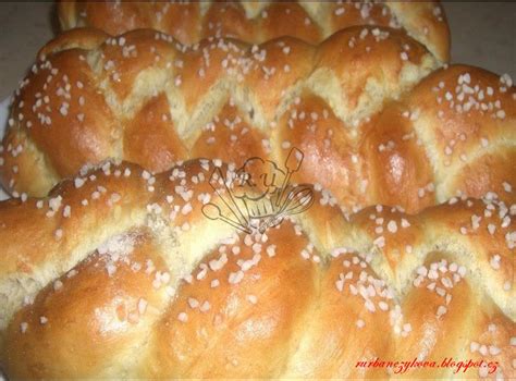 Hotové upečené slané pletenky