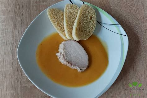 Tanier so sviečkovou a knedľou