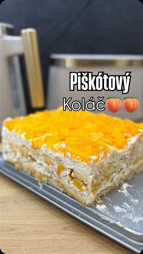 Piškótový koláč na tanieri