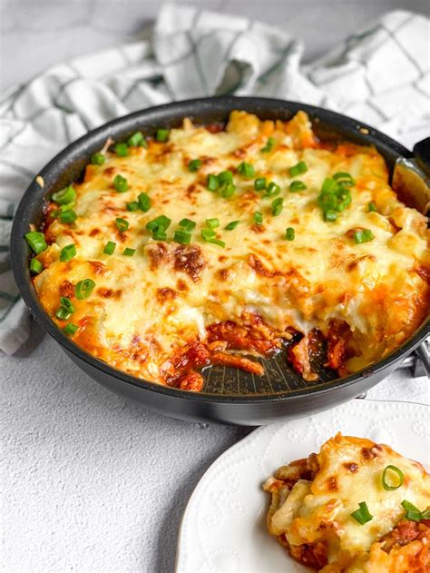 Zapekaný batat s mozzarellou a mletým mäsom v pekáči