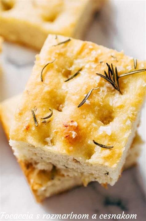Focaccia s rozmarínom a cesnakom