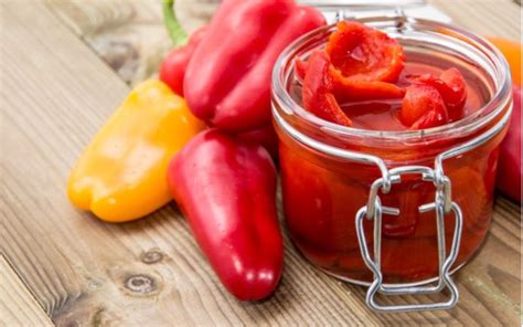 Zaváraná paprika v pohároch