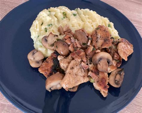 Tabuľka ingrediencií pre kuracie kúsky so šampiňónmi a pórom