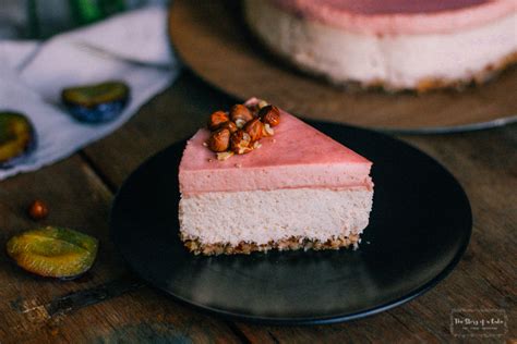 Škoricový cheesecake so slivkovým mousse a bielou čokoládou