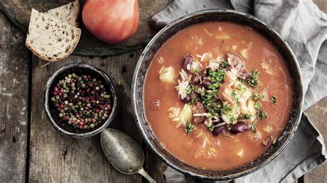 Ingrediencie na tradičnú fazuľovú polievku