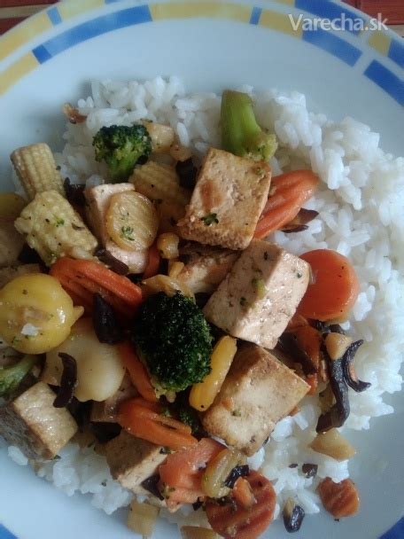 Misa s tofu na čínsky spôsob s ryžou a zeleninou