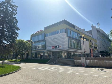 Exteriér cukrárne Lahodnosti na námestí v Poprade