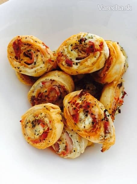 Minipizza slimáky z lístkového cesta