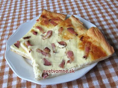 Slaný koláč s bryndzou a špargľou