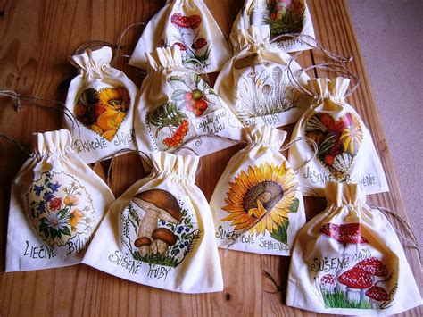 Rôzne predmety zdobené decoupage technikou
