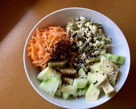 Vegetariánske Poke-bowl