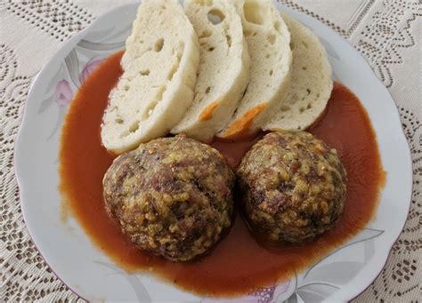 Mäsové gule v rôznych jedlách