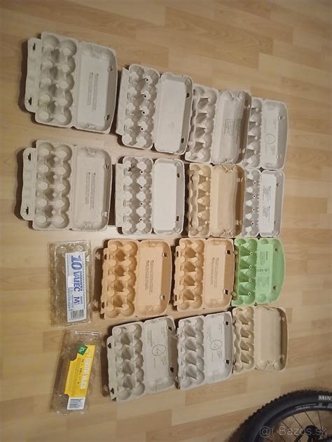 Porovnanie plastových a papierových prepraviek na vajcia