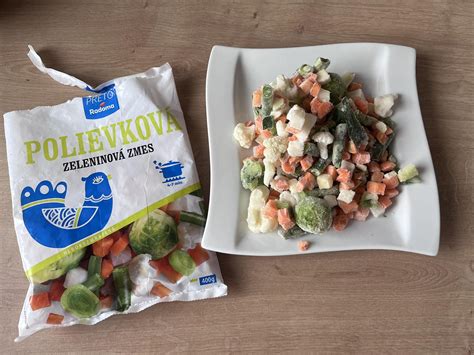 zmes listovej zeleniny pripravená na konzumáciu