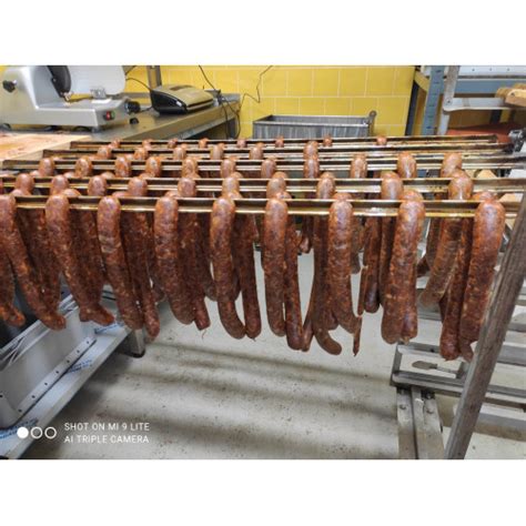 Infografika zobrazujúca proces údenia mäsa