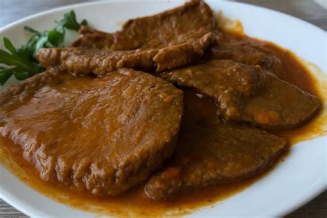 Dusené hovädzie plátky v omáčke