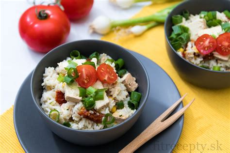 Tofu rizoto s cuketou, sušenými paradajkami a parmezánom