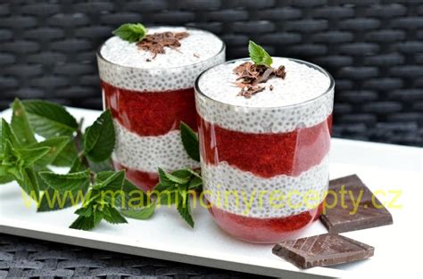 Jahodovo-kokosový chia puding v pohároch