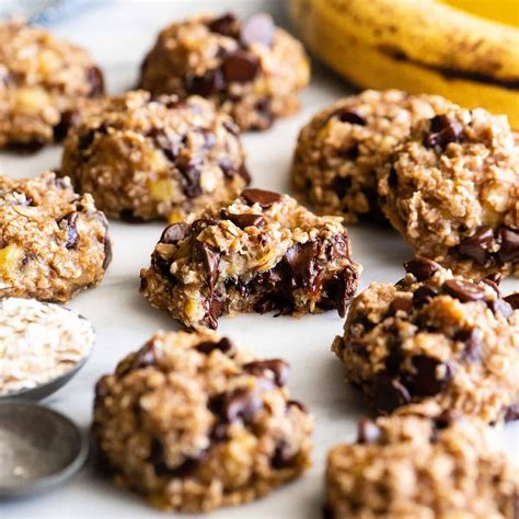 Healthy oat cookies with banana and chocolate