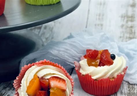Mrkvovo-orieškové cupcakes s kokosovým mascarpone