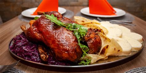 Tradičná pečená kačica s lokšami