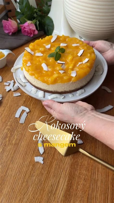 Infografika: Základné komponenty cheesecaku - korpus, krém a poleva/ozdoba