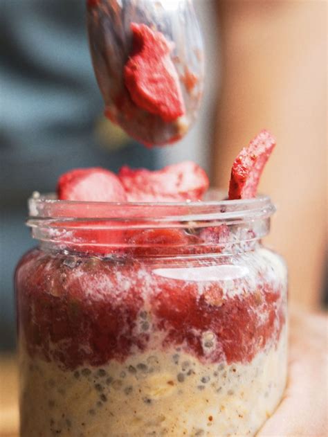 Overnight oats v pohári s ovocím