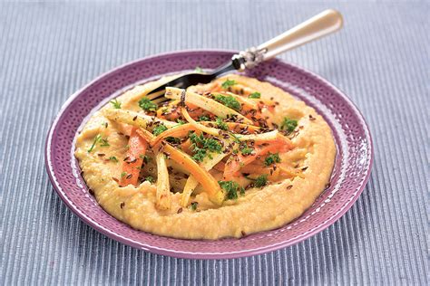 Hummus s farebnou zeleninou