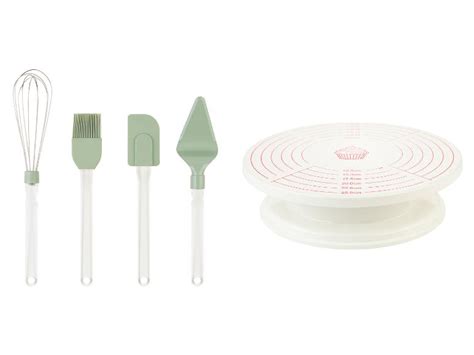 Rôzne pomôcky na pečenie