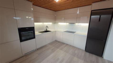 Kuchynská linka s pripravenými surovinami (mise en place)