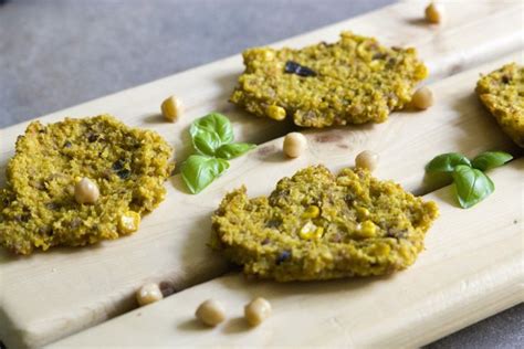 Rozmanité vegánske jedlá z hrachu