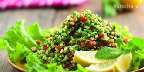 Nádherne naaranžovaný šalát tabbouleh