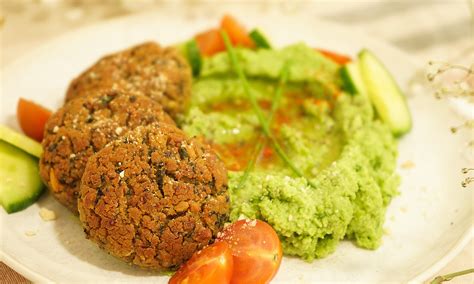 Falafel s hráškovým pyré