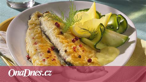 Servírovanie pstruha s prílohou