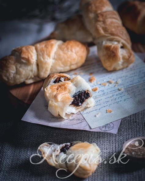 Lístkové cesto stočené s banánom a Nutellou