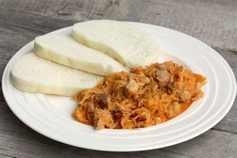 Sada čerstvých ingrediencií na karlovarskú knedľu
