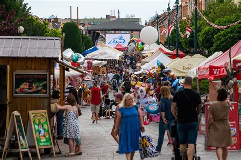 Stánok s tradičnými slovenskými jedlami na festivale