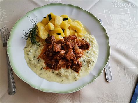 Misa s pomaly duseným hovädzím mäsom na paprike