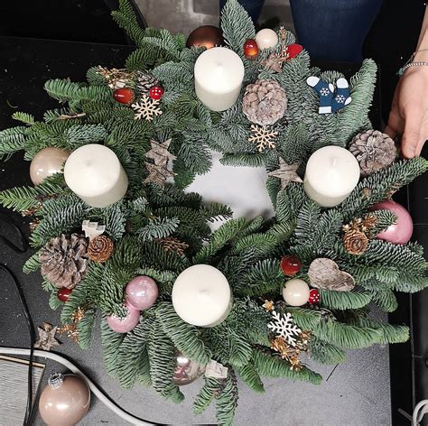 Inšpirácie na zdobenie adventného venca