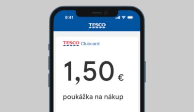 Ilustrácia znázorňujúca mobilnú aplikáciu Tesco Clubcard s rôznymi akciami a zľavami