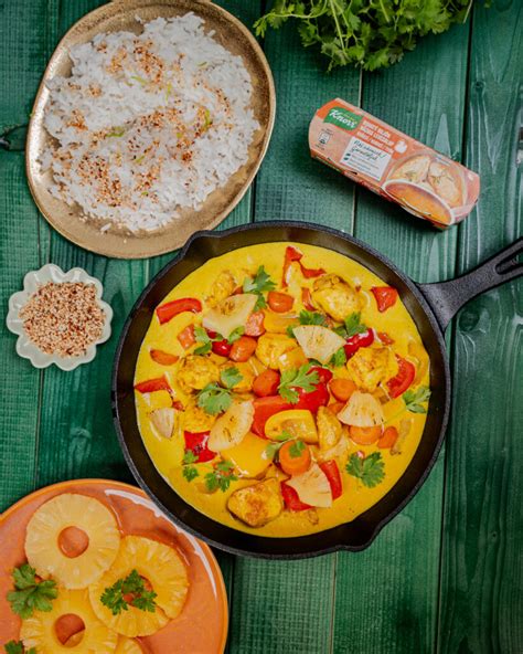 Ingrediencie na kuracie kari s ananásom