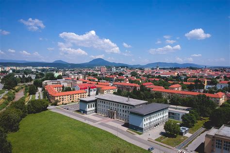 Pohľad na budovu univerzity v Prešove