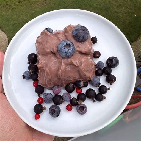 Kakaový puding s ovocím