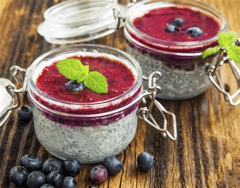 Semolinový puding s ovocím