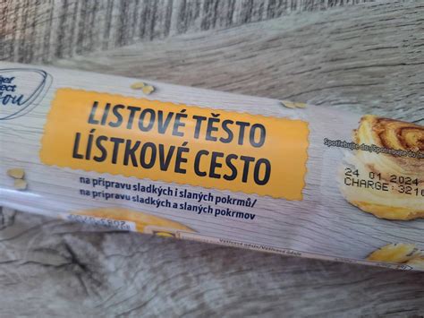 Cukrár Glaudo Gelée pripravuje lístkové cesto