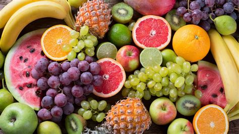 Ilustrácia rôznych druhov ovocia používaných v tortách