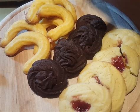 rôzne tvary pečiva z pľundrového cesta